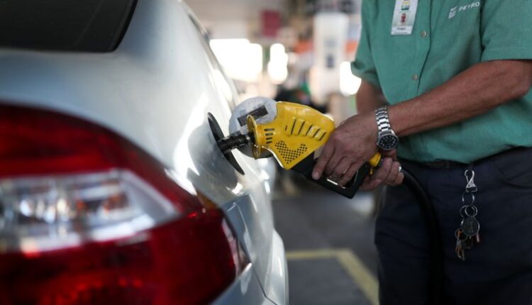 Oil falls a second day after IEA warns of slowdown in demand