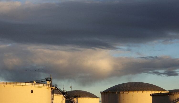 Oil drops on China COVID worries