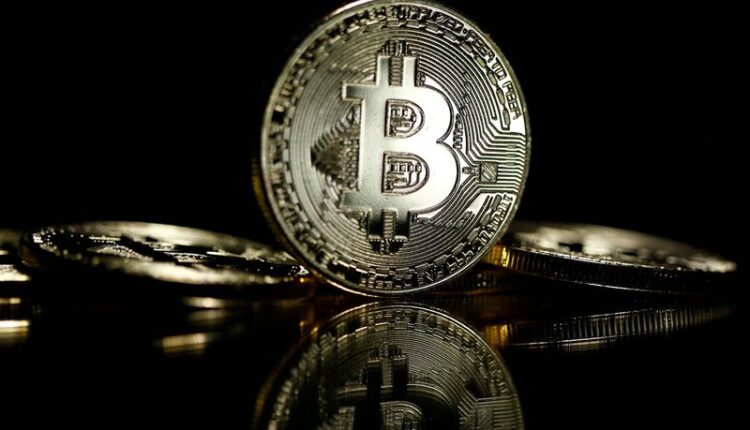 Bitcoin digs in for a bumpy new year