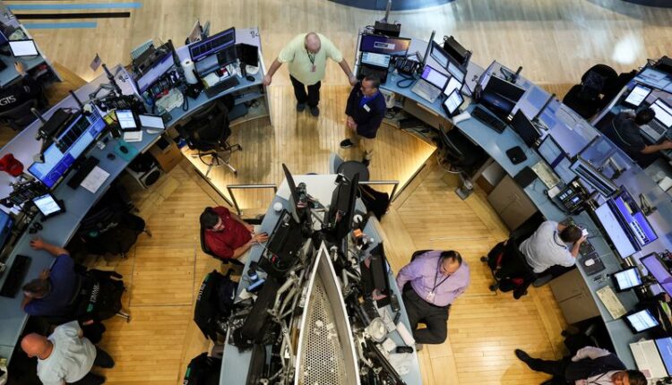 Wall St set to extend rally on signs of disinflation