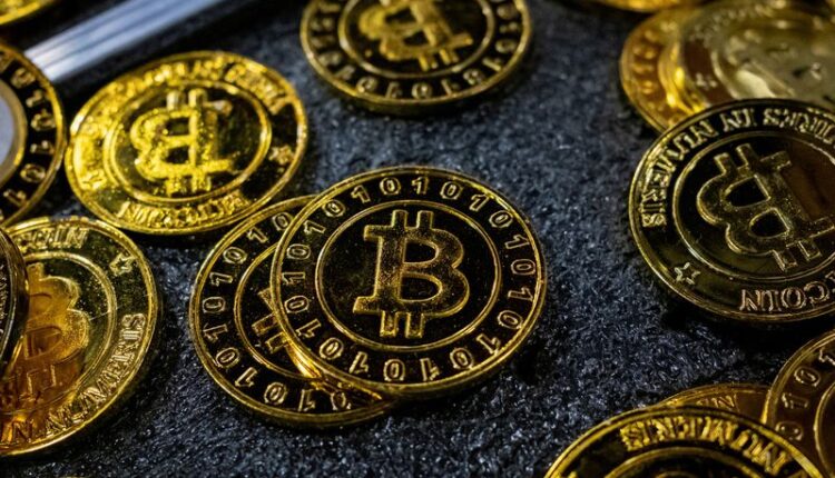 Bitcoin breaks $40000